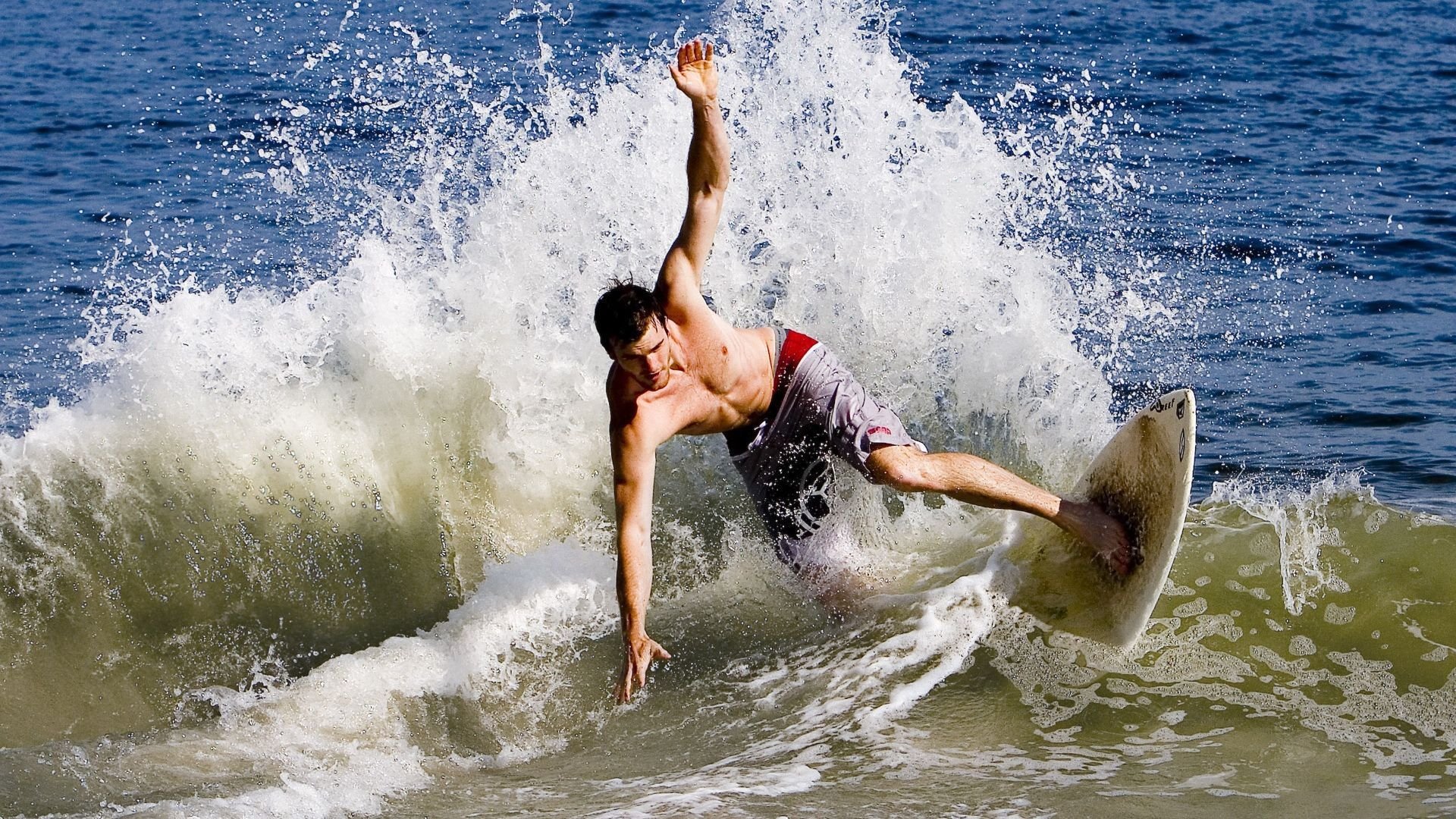【穆基·贝茨的闪耀夜晚】道奇核心多次抢占排行榜榜首，穆奇-贝茨